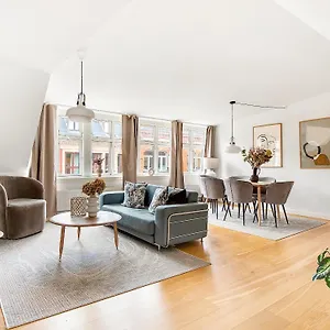  Apartment Sanders Leaves - Precious Two-bedroom Penthouse In Downtown Dänemark